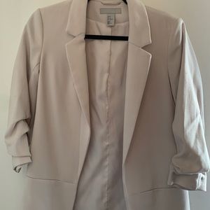 beige linen blazer with rouched sleeves
